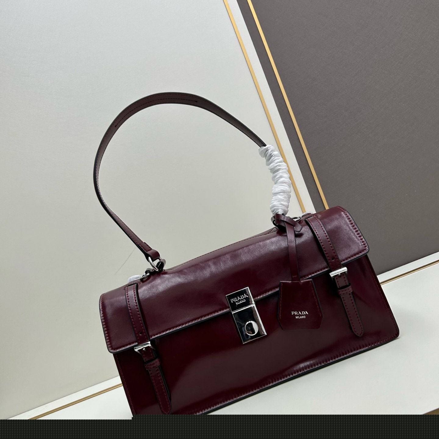 Pra*a top handle bags